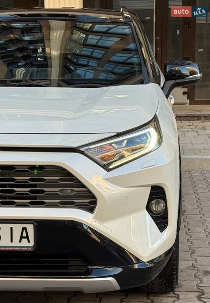 Внедорожник / Кроссовер Toyota RAV4 2020 в Киеве