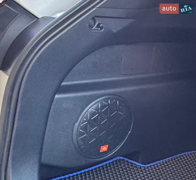 Внедорожник / Кроссовер Toyota RAV4 2020 в Киеве