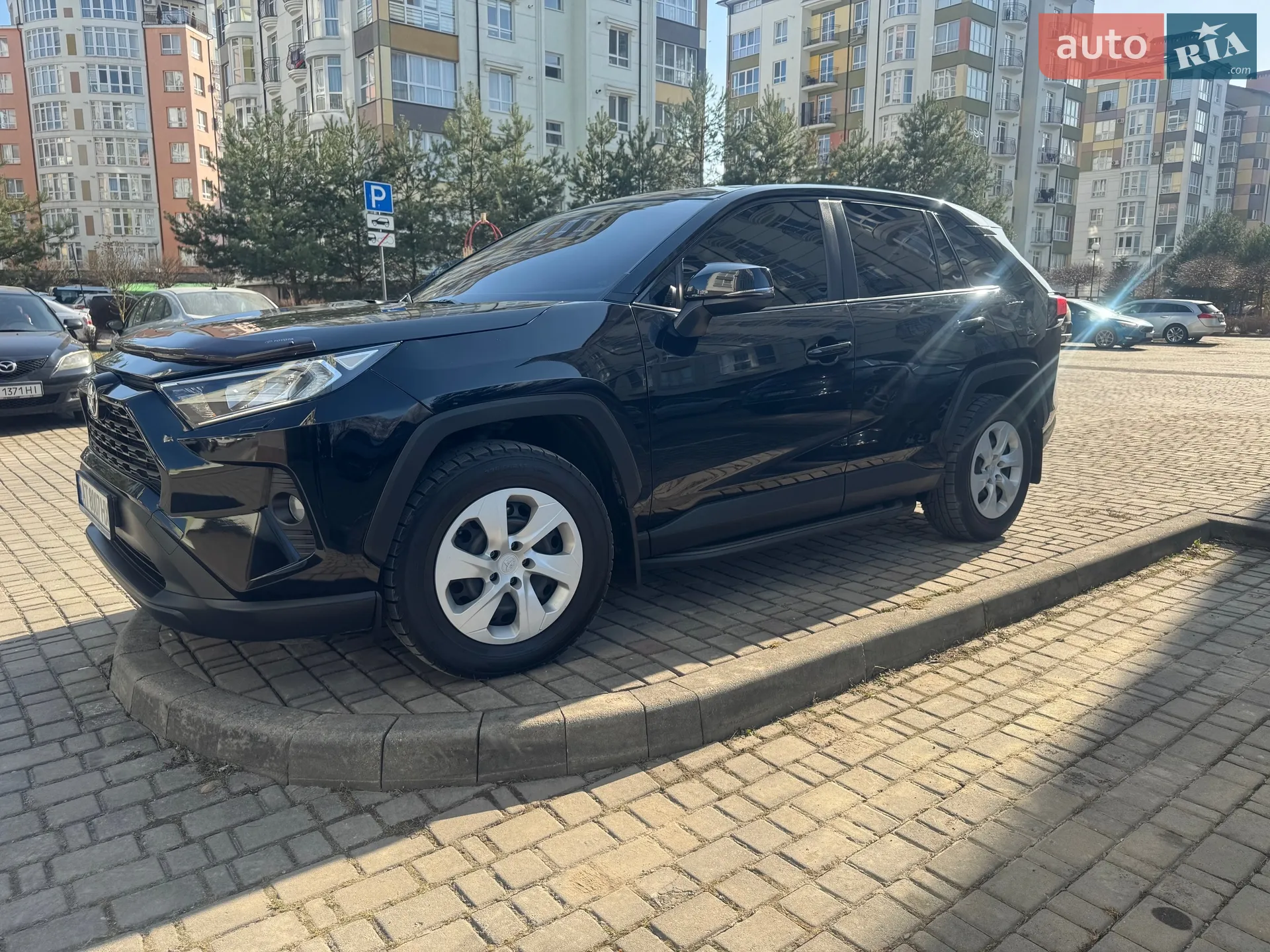 2019 Toyota RAV 4 - мініатюра 8