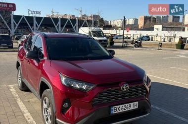 Внедорожник / Кроссовер Toyota RAV4 2022 в Хмельницком