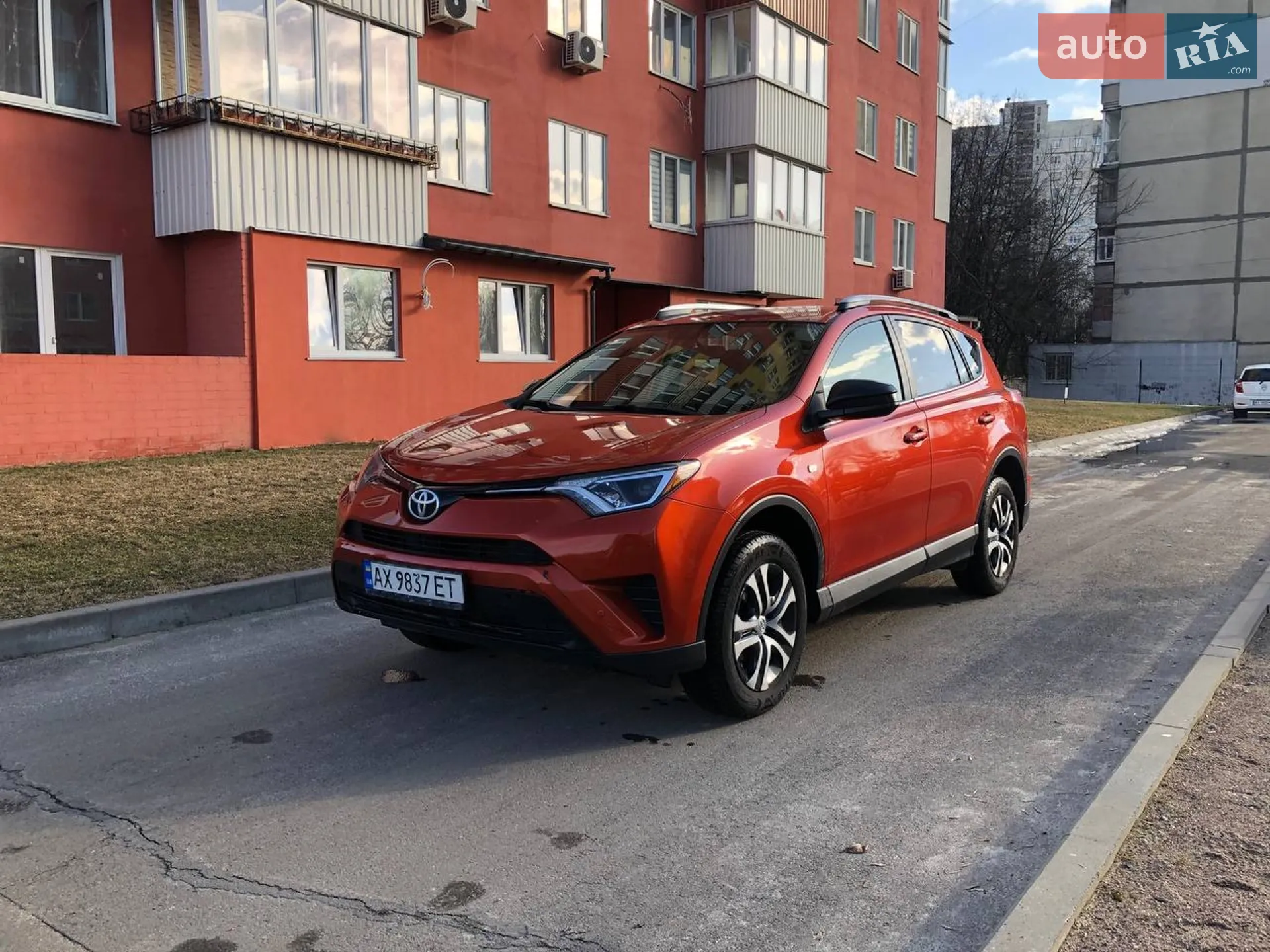 2016 Toyota RAV 4 - фото 1