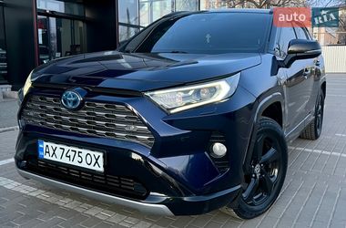 Внедорожник / Кроссовер Toyota RAV4 2018 в Харькове
