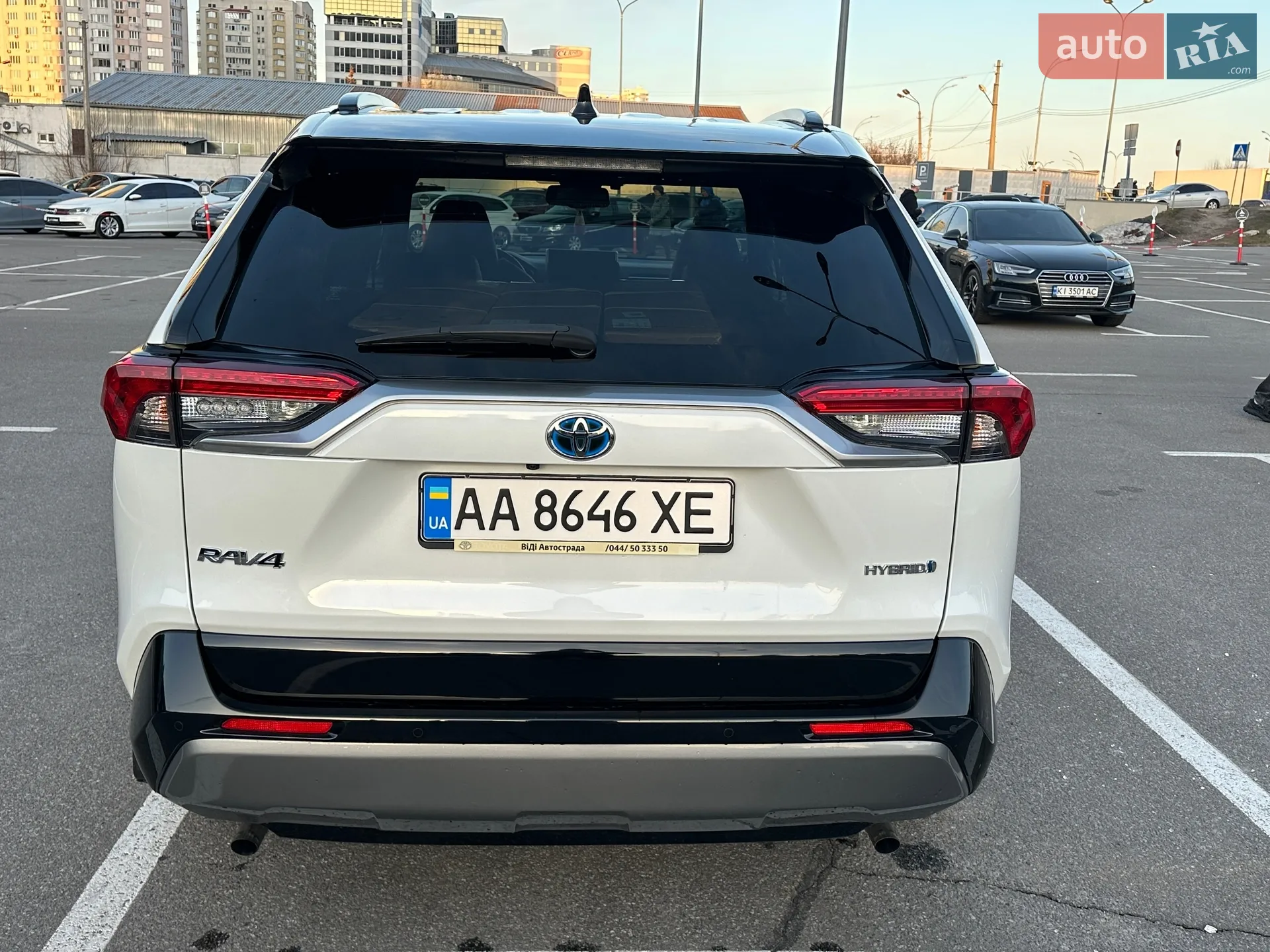 2018 Toyota RAV 4 - мініатюра 11