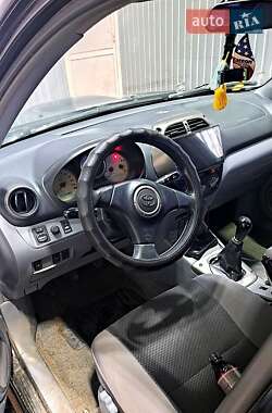 Внедорожник / Кроссовер Toyota RAV4 2001 в Сумах