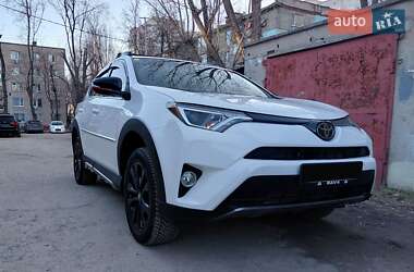 Позашляховик / Кросовер Toyota RAV4 2018 в Дніпрі