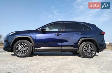 Позашляховик / Кросовер Toyota RAV4 2022 в Рівному