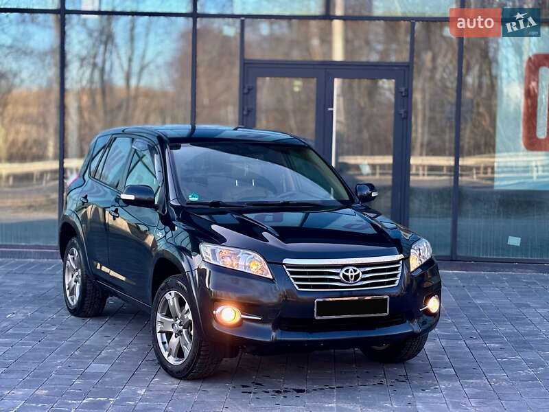 Внедорожник / Кроссовер Toyota RAV4 2011 в Тернополе