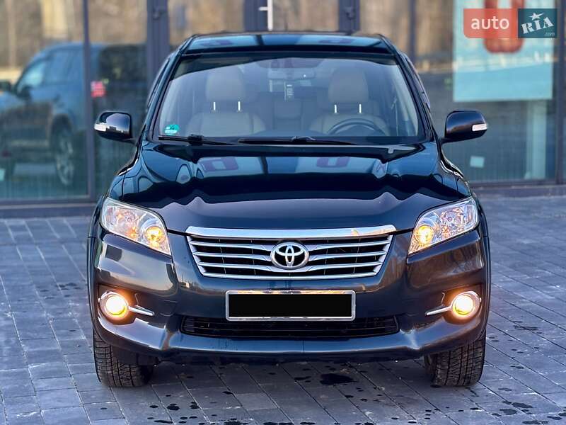 Внедорожник / Кроссовер Toyota RAV4 2011 в Тернополе