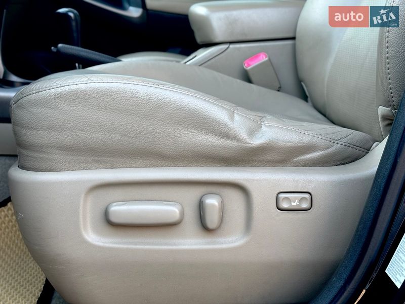 Внедорожник / Кроссовер Toyota RAV4 2011 в Тернополе