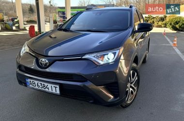 Внедорожник / Кроссовер Toyota RAV4 2018 в Полтаве