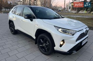 Внедорожник / Кроссовер Toyota RAV4 2020 в Киеве