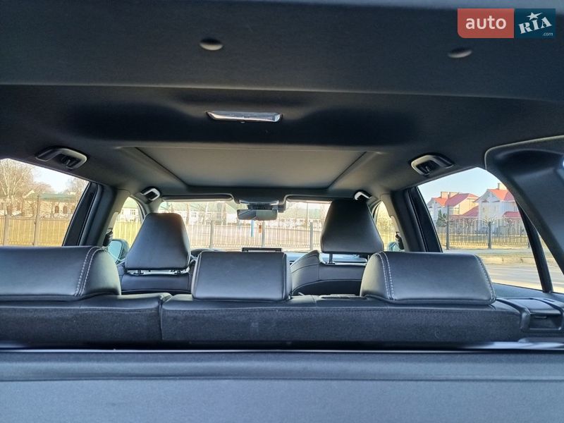 Позашляховик / Кросовер Toyota RAV4 2020 в Рівному