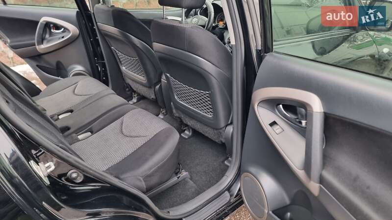 Внедорожник / Кроссовер Toyota RAV4 2006 в Кропивницком