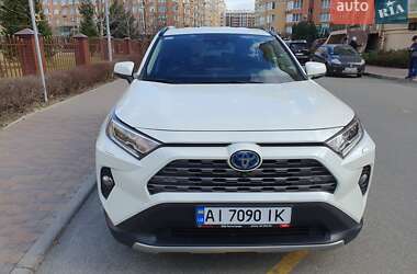 Внедорожник / Кроссовер Toyota RAV4 2019 в Киеве