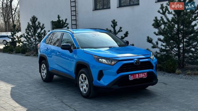 Внедорожник / Кроссовер Toyota RAV4 2019 в Луцке