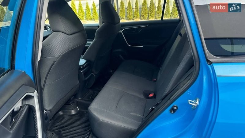 Внедорожник / Кроссовер Toyota RAV4 2019 в Луцке