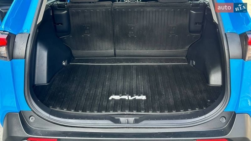 Внедорожник / Кроссовер Toyota RAV4 2019 в Луцке