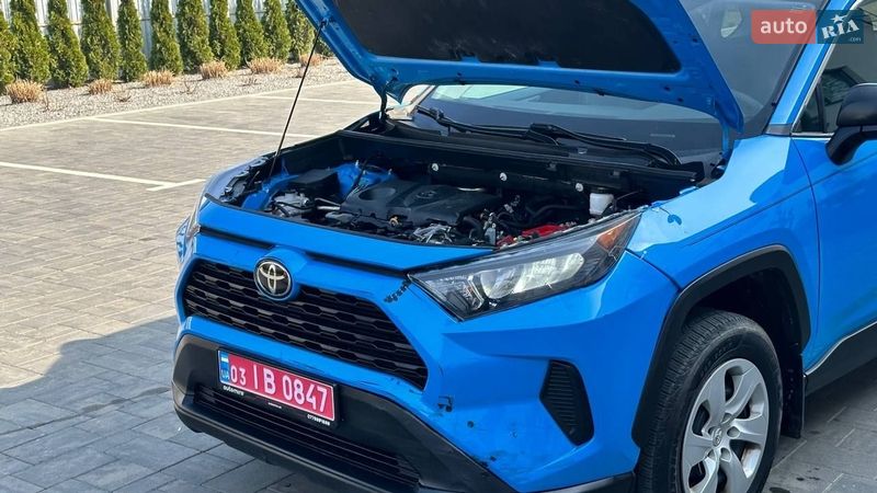 Внедорожник / Кроссовер Toyota RAV4 2019 в Луцке