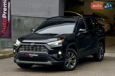 Позашляховик / Кросовер Toyota RAV4 2022 в Харкові