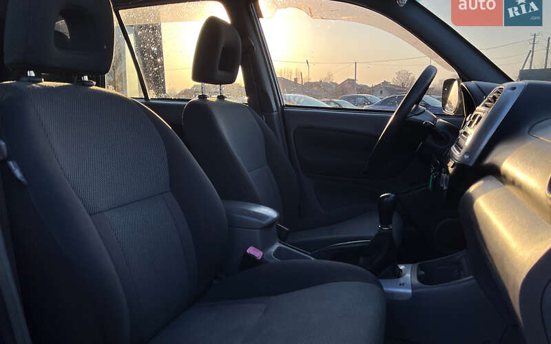 Внедорожник / Кроссовер Toyota RAV4 2002 в Коломые