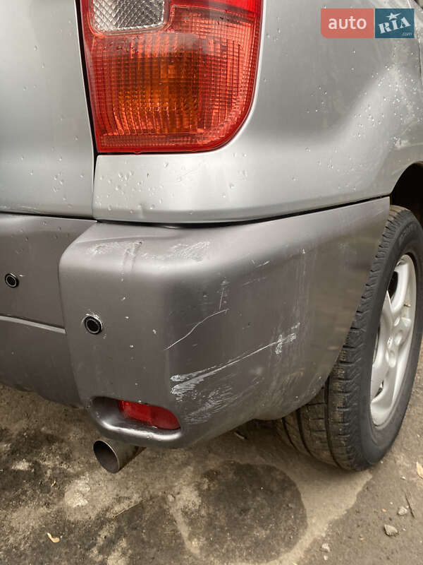 Внедорожник / Кроссовер Toyota RAV4 2001 в Киеве