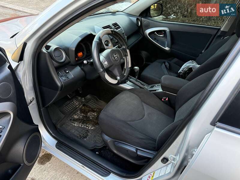 Позашляховик / Кросовер Toyota RAV4 2007 в Харкові