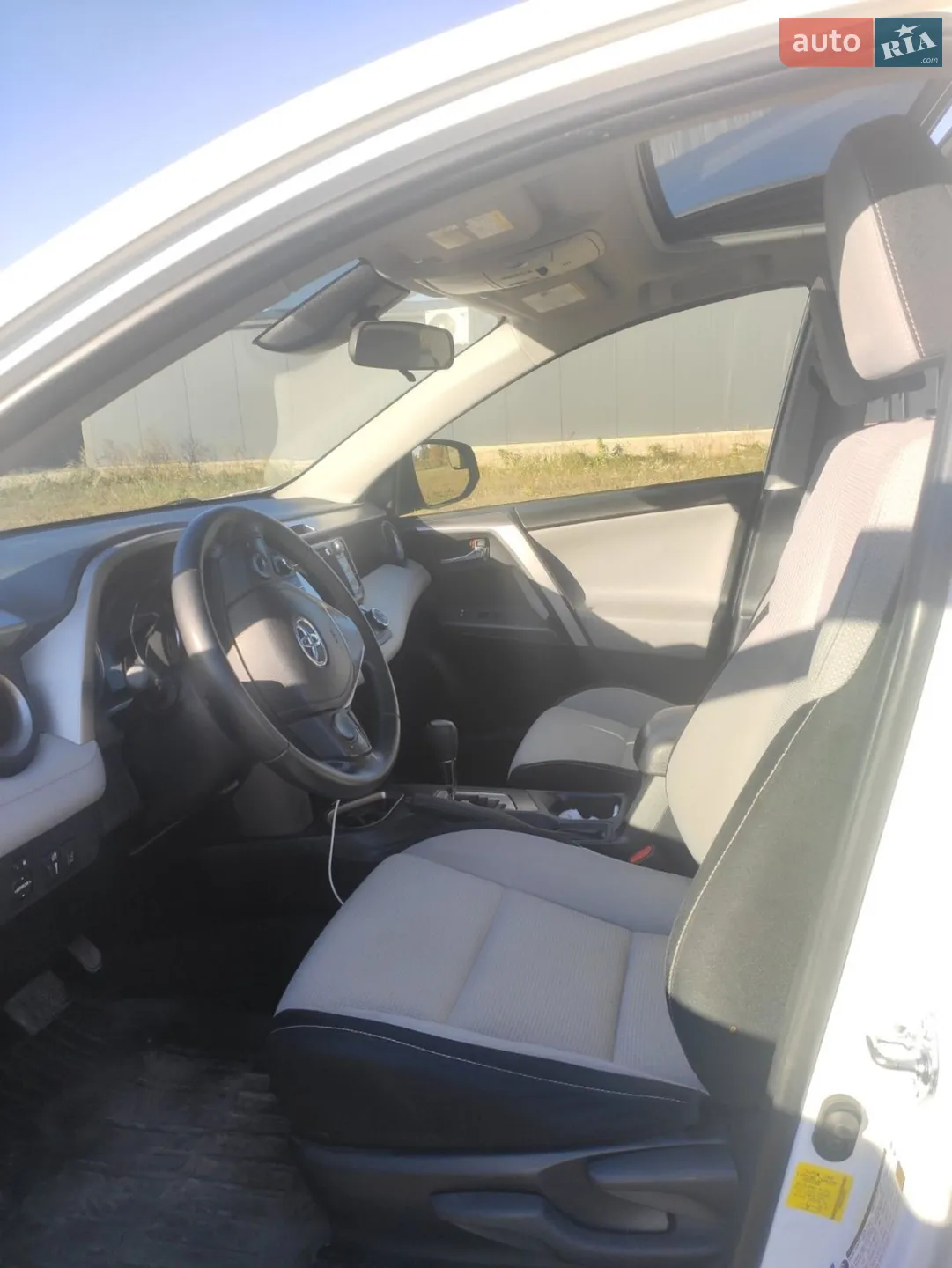 2018 Toyota RAV 4 - мініатюра 12