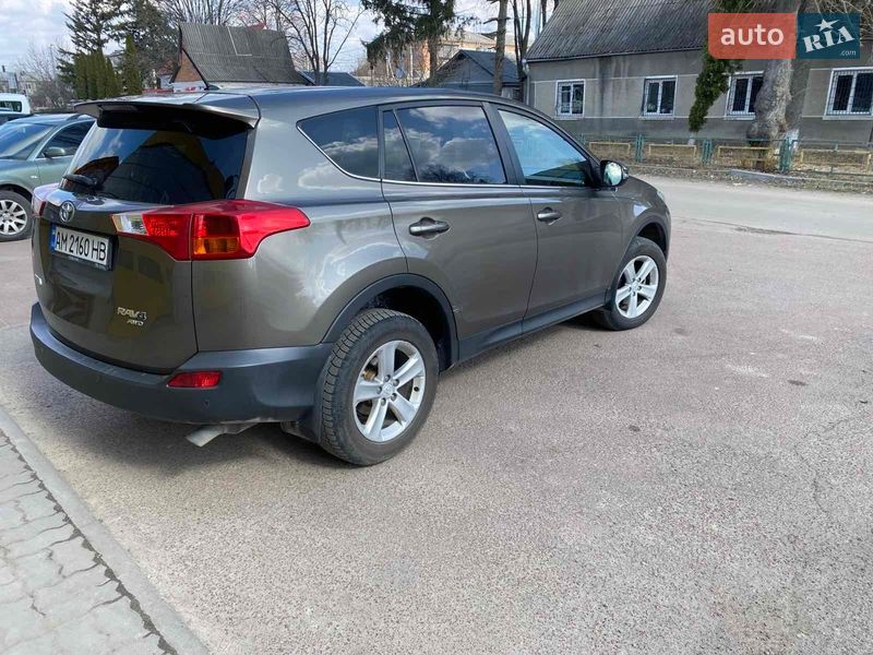Внедорожник / Кроссовер Toyota RAV4 2013 в Житомире