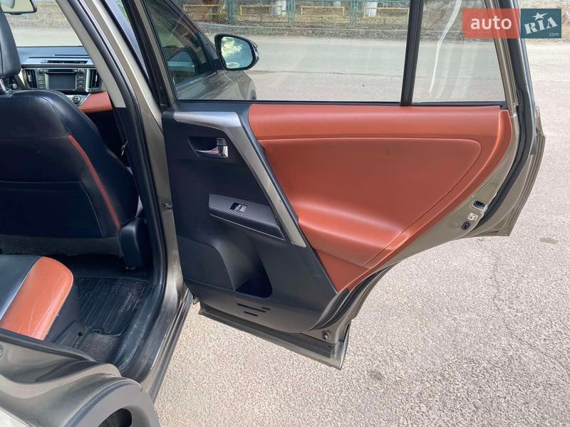 Внедорожник / Кроссовер Toyota RAV4 2013 в Житомире