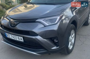 Позашляховик / Кросовер Toyota RAV4 2015 в Дніпрі