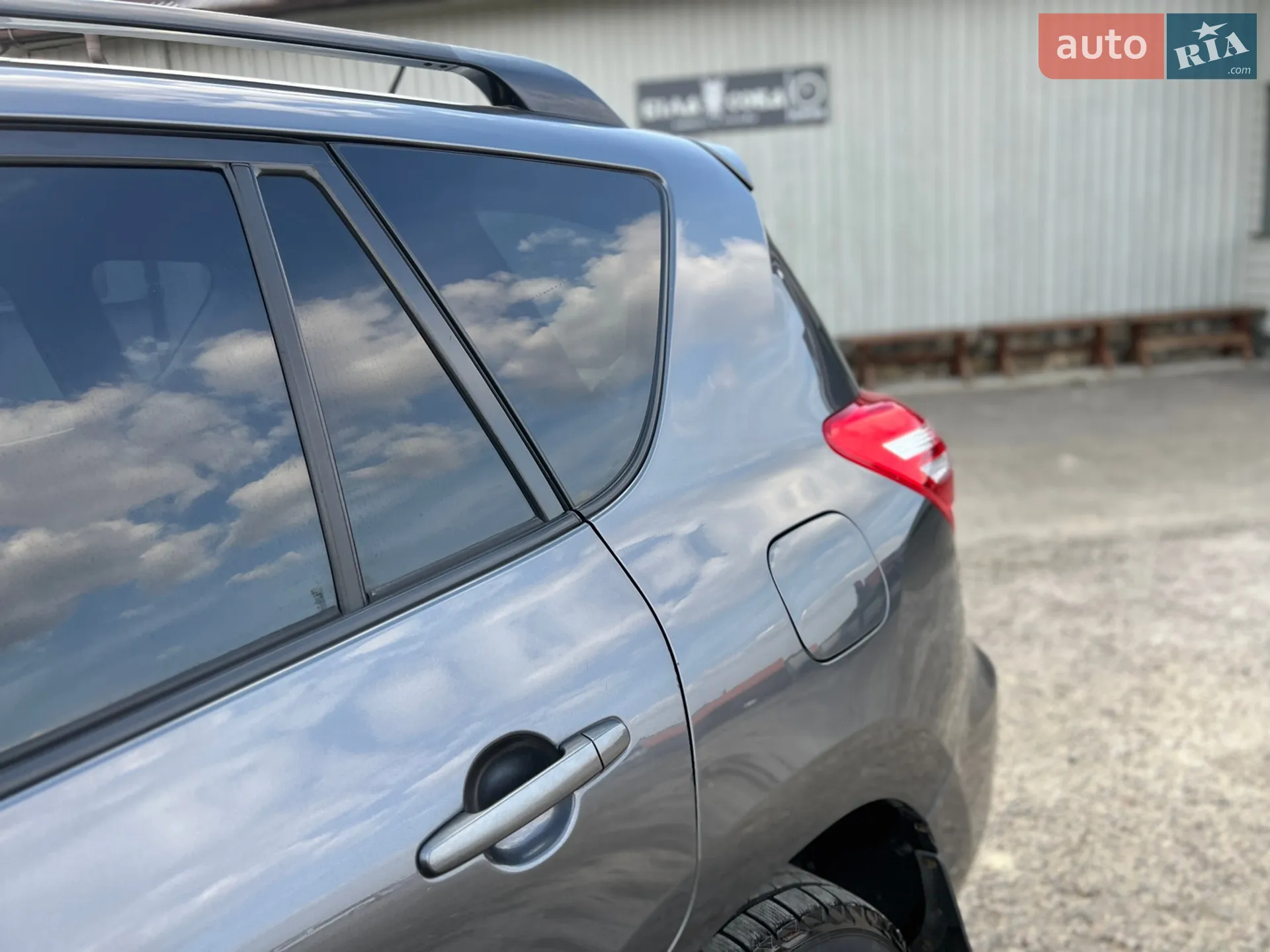 2010 Toyota RAV 4 - мініатюра 30