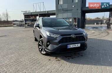 Внедорожник / Кроссовер Toyota RAV4 2020 в Львове