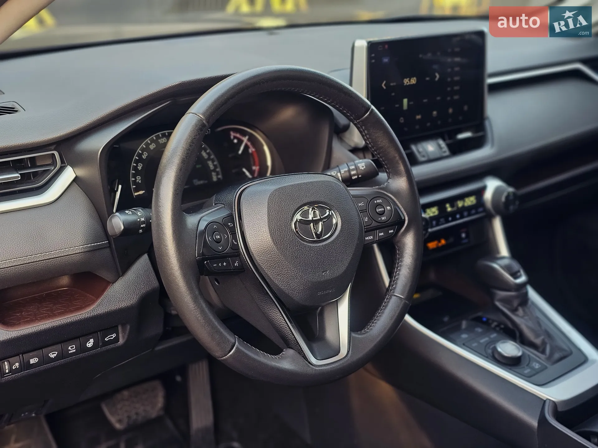 2019 Toyota RAV 4 - мініатюра 12