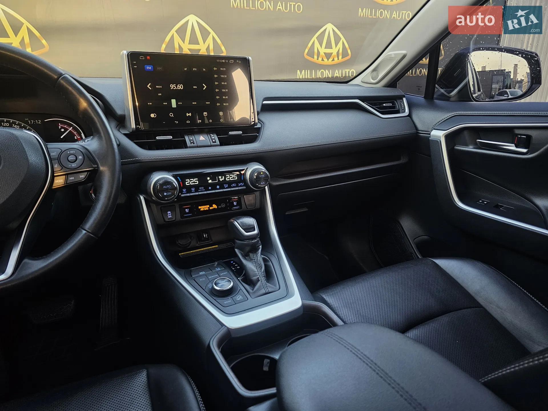 2019 Toyota RAV 4 - мініатюра 21