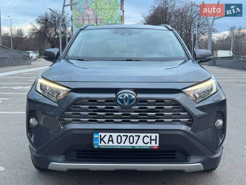 Позашляховик / Кросовер Toyota RAV4 2020 в Харкові