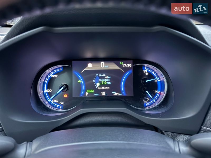 Позашляховик / Кросовер Toyota RAV4 2020 в Харкові