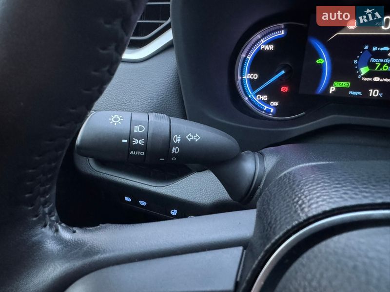 Позашляховик / Кросовер Toyota RAV4 2020 в Харкові