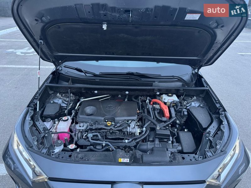 Позашляховик / Кросовер Toyota RAV4 2020 в Харкові