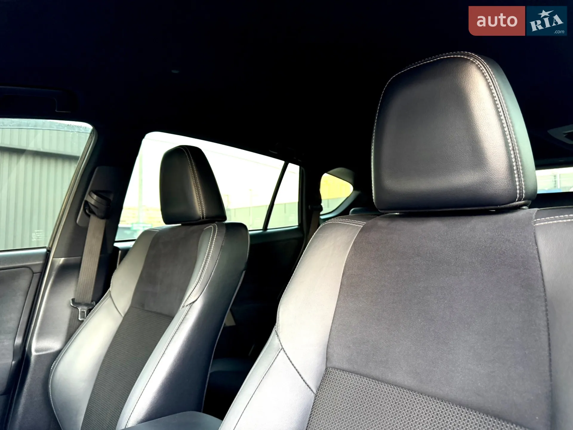 2017 Toyota RAV 4 - мініатюра 32
