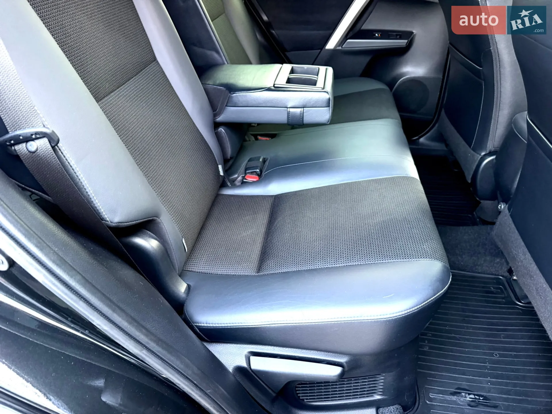 2017 Toyota RAV 4 - мініатюра 45