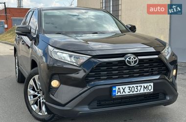 Позашляховик / Кросовер Toyota RAV4 2020 в Борисполі
