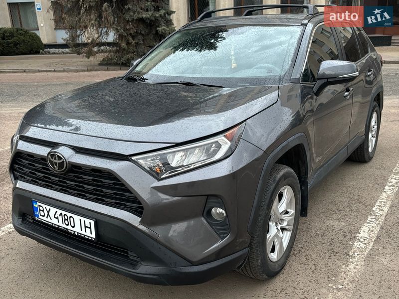 Внедорожник / Кроссовер Toyota RAV4 2021 в Хмельницком
