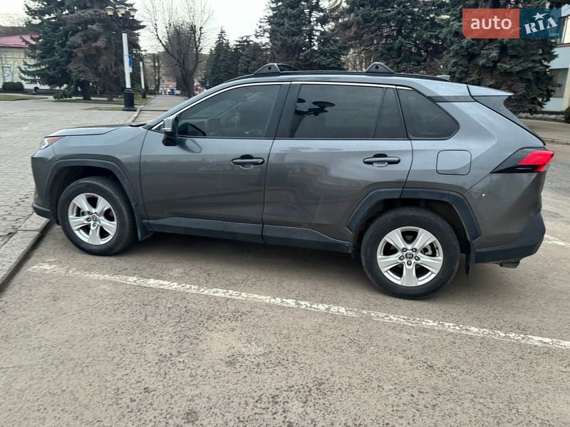 Внедорожник / Кроссовер Toyota RAV4 2021 в Хмельницком