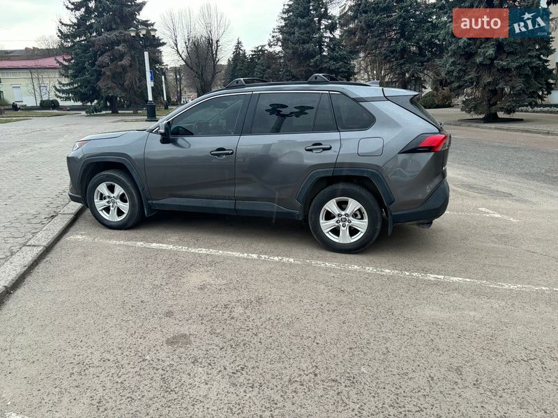 Внедорожник / Кроссовер Toyota RAV4 2021 в Хмельницком
