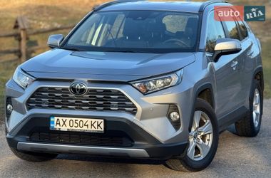 Внедорожник / Кроссовер Toyota RAV4 2021 в Киеве