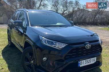 Внедорожник / Кроссовер Toyota RAV4 2020 в Полтаве