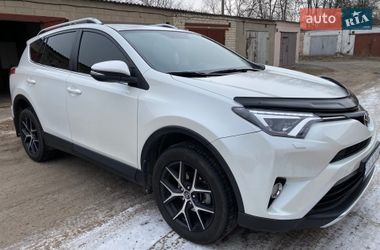 Внедорожник / Кроссовер Toyota RAV4 2016 в Киеве