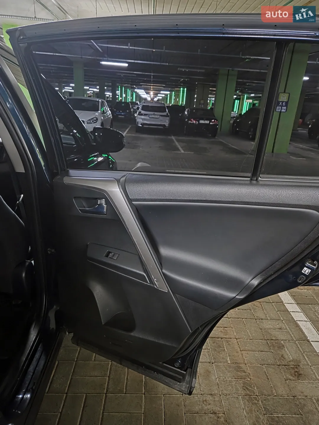 2017 Toyota RAV 4 - мініатюра 6