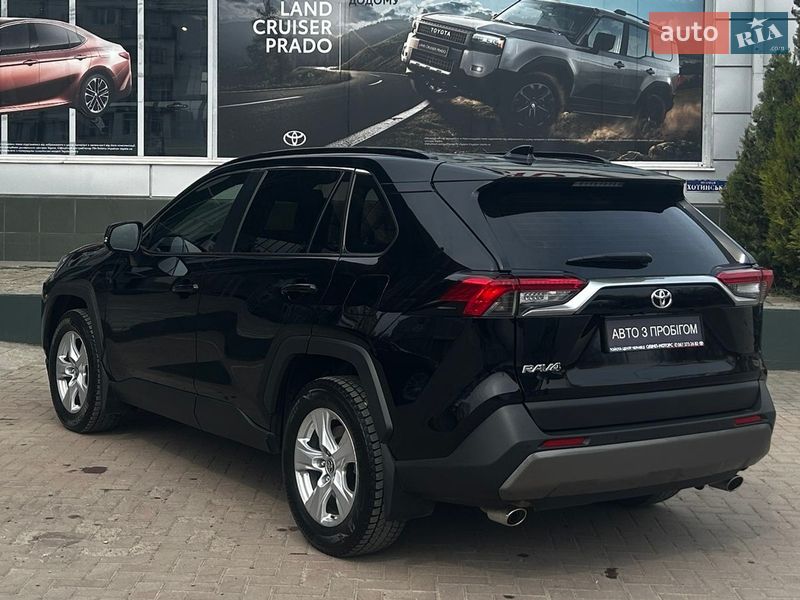 Внедорожник / Кроссовер Toyota RAV4 2020 в Черновцах