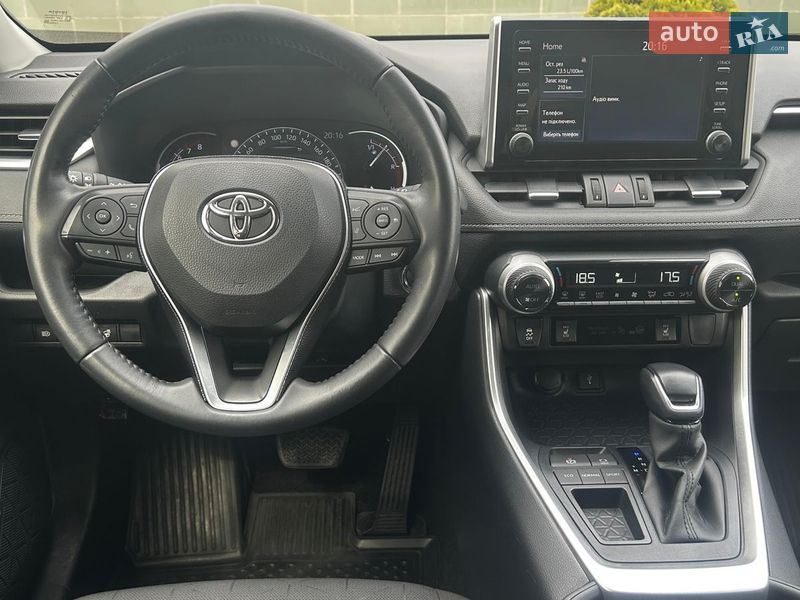 Внедорожник / Кроссовер Toyota RAV4 2020 в Черновцах